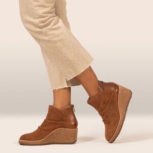 Aetrex | Brown Kara Ankle Wedge Suede Boots Size 10.5-11 NWOB
